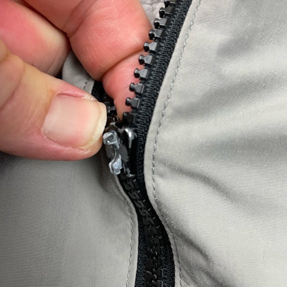 ARMY Windbreaker Jacket Full Zip Men’s M / L Long gray •broken Zipper Pull• - Picture 12 of 15